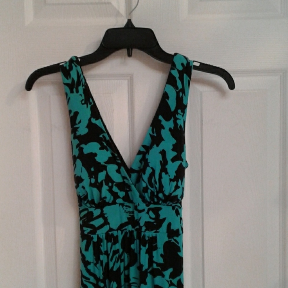 Maxi - Picture 2 of 3